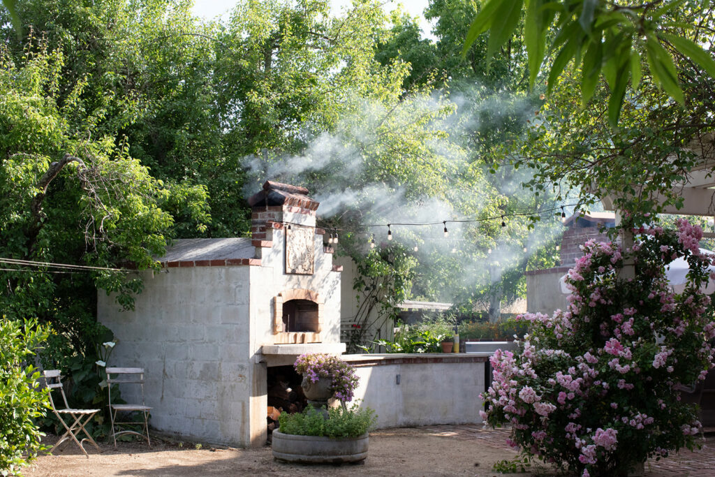 outdoor kitchen in Cloverdale
