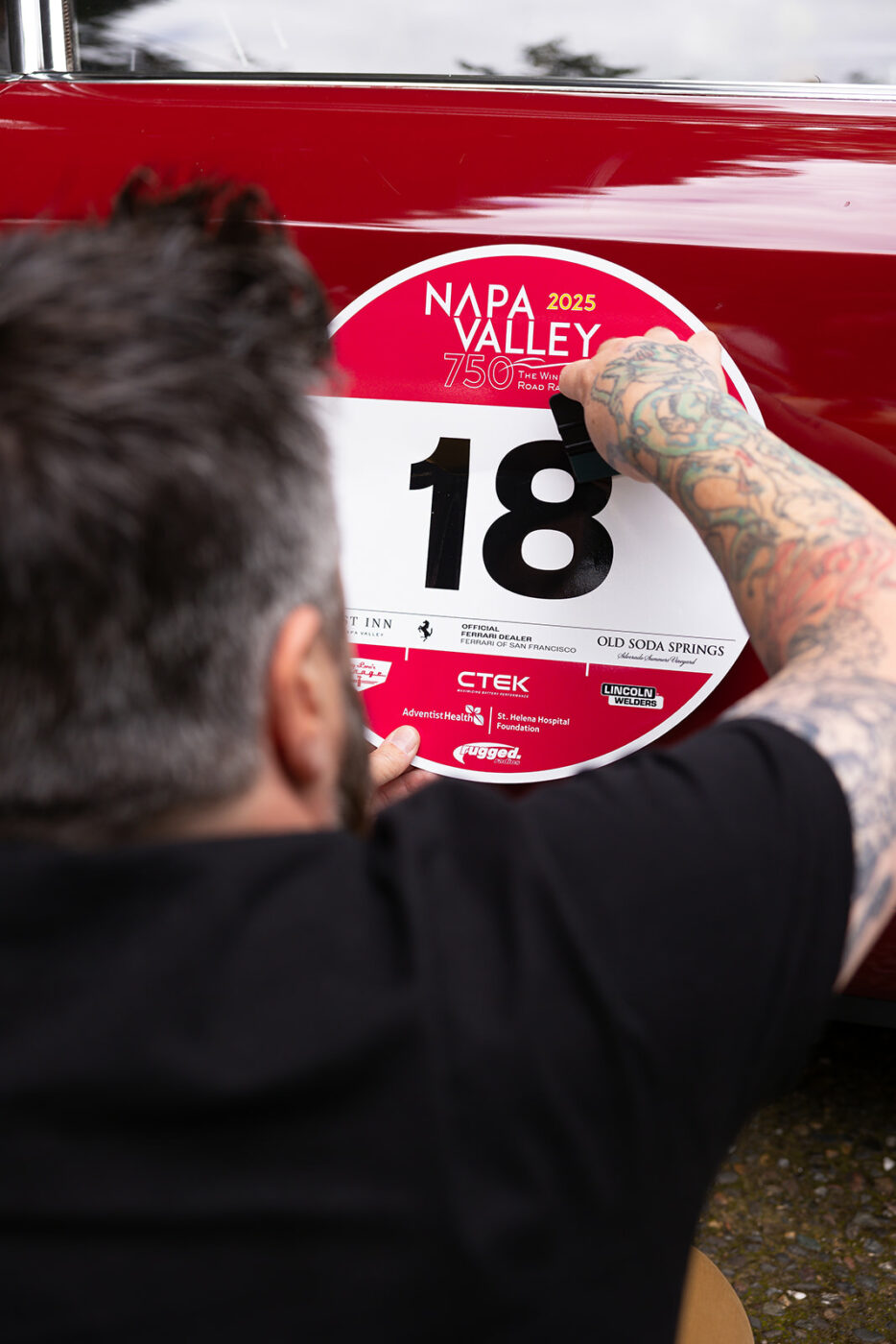Apply a number on a car at the Napa Valley 750