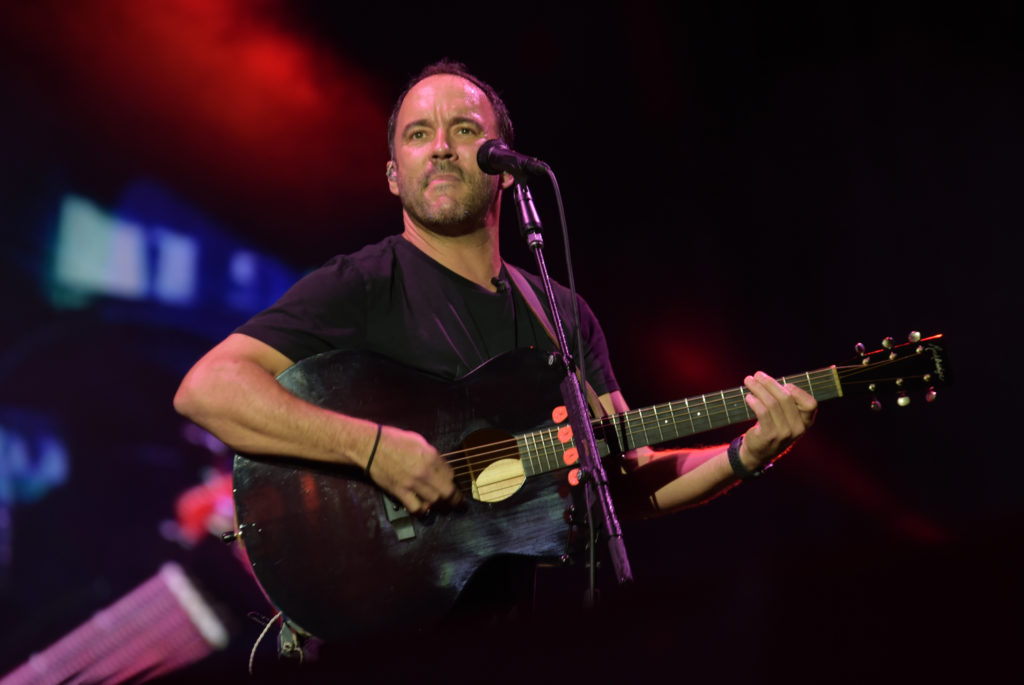 Singer-songwriter Dave Matthews partnered with former Clos du Bois winemaker Sean McKenzie to launch Dreaming Tree Wines. (Photocarioca / Shutterstock)